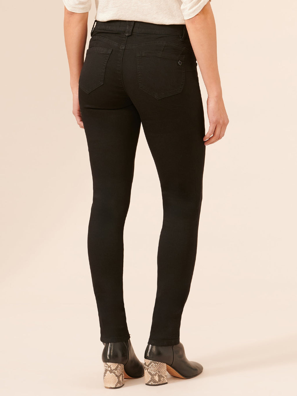 32" "Ab"solution® Booty Lift Long Jeans Black Jegging