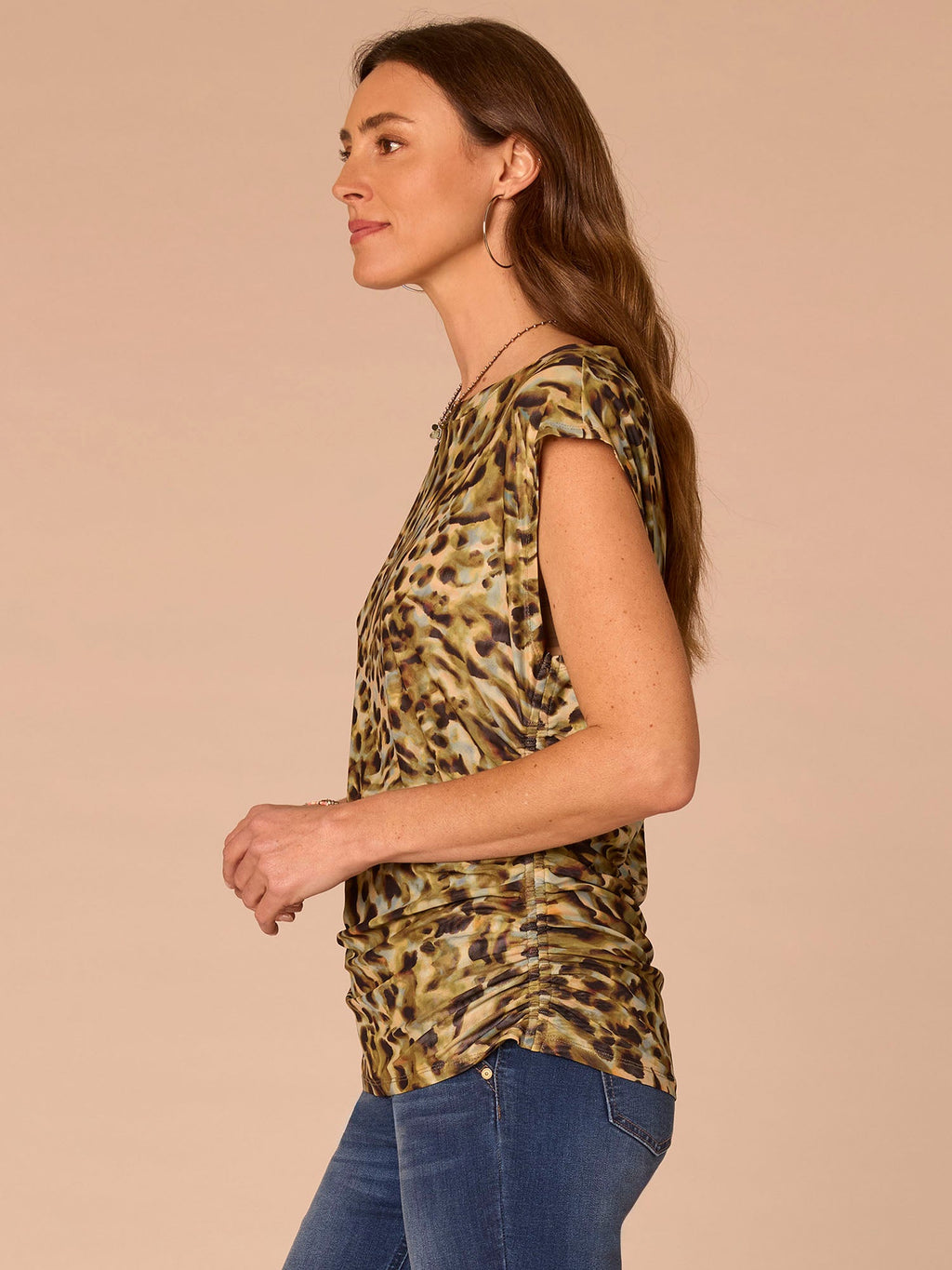 Extended Cap Sleeve Scoop Neck Ruched Side Animal Print Knit Top