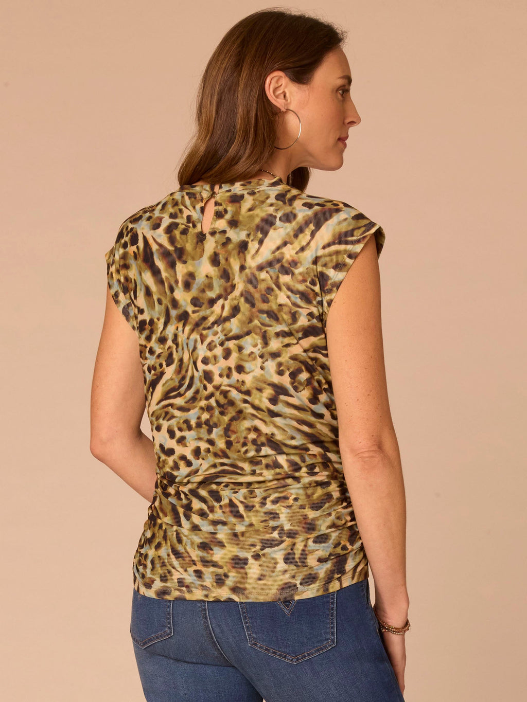 Extended Cap Sleeve Scoop Neck Ruched Side Animal Print Knit Top