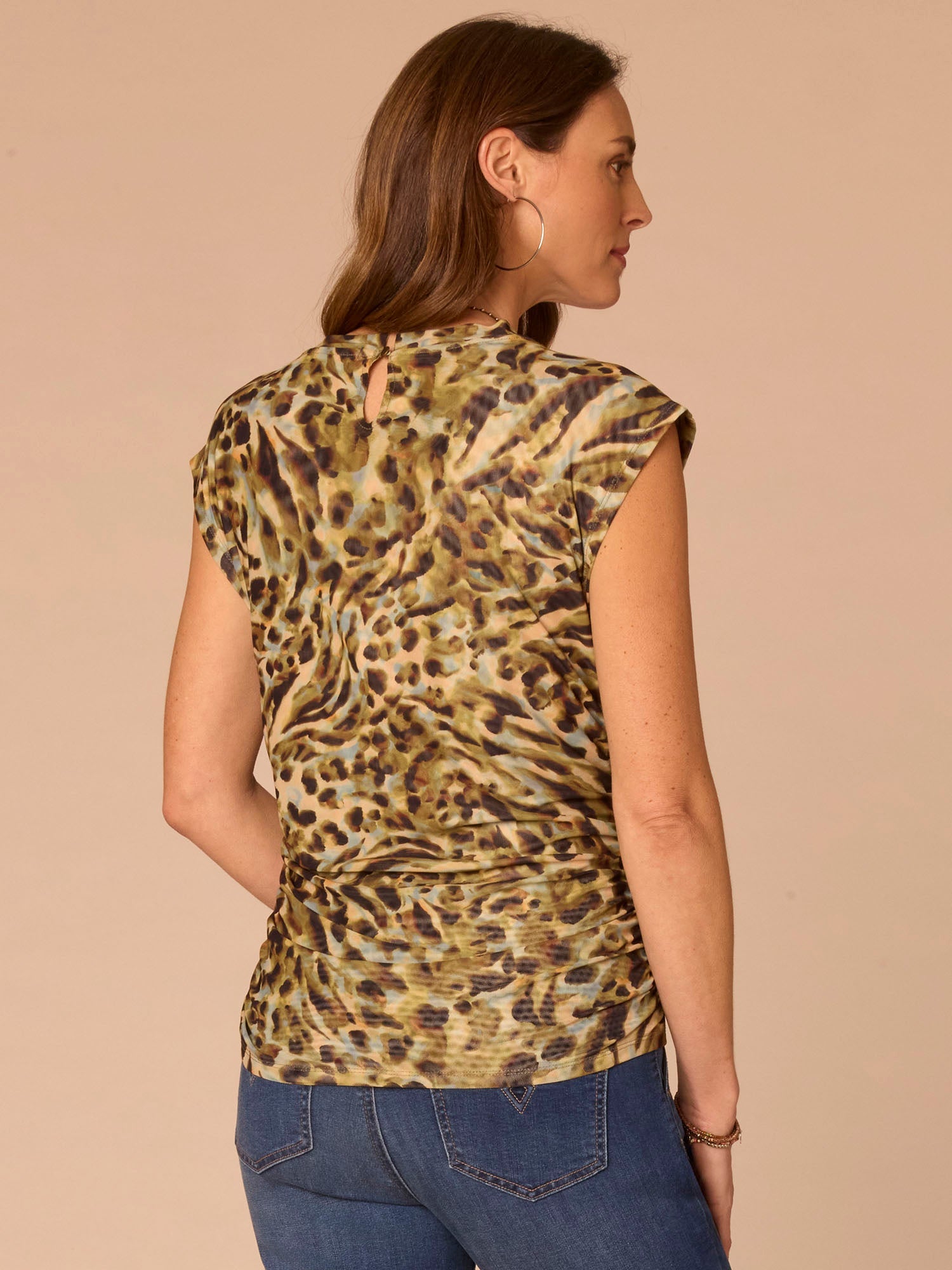 Extended Cap Sleeve Scoop Neck Ruched Side Animal Print Knit Top