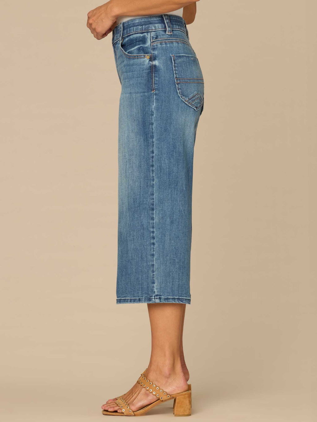"Ab"solution® High Rise Hook and Bar Relaxed Capri Jeans