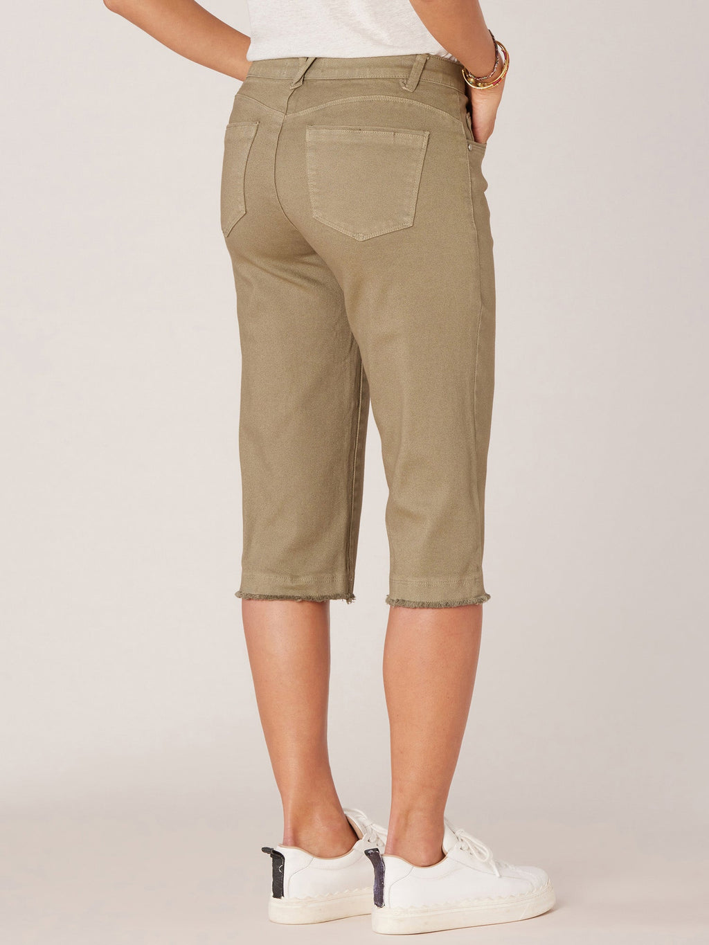 "Ab"solution Mid-Rise Fray Hem Skimmer Pant