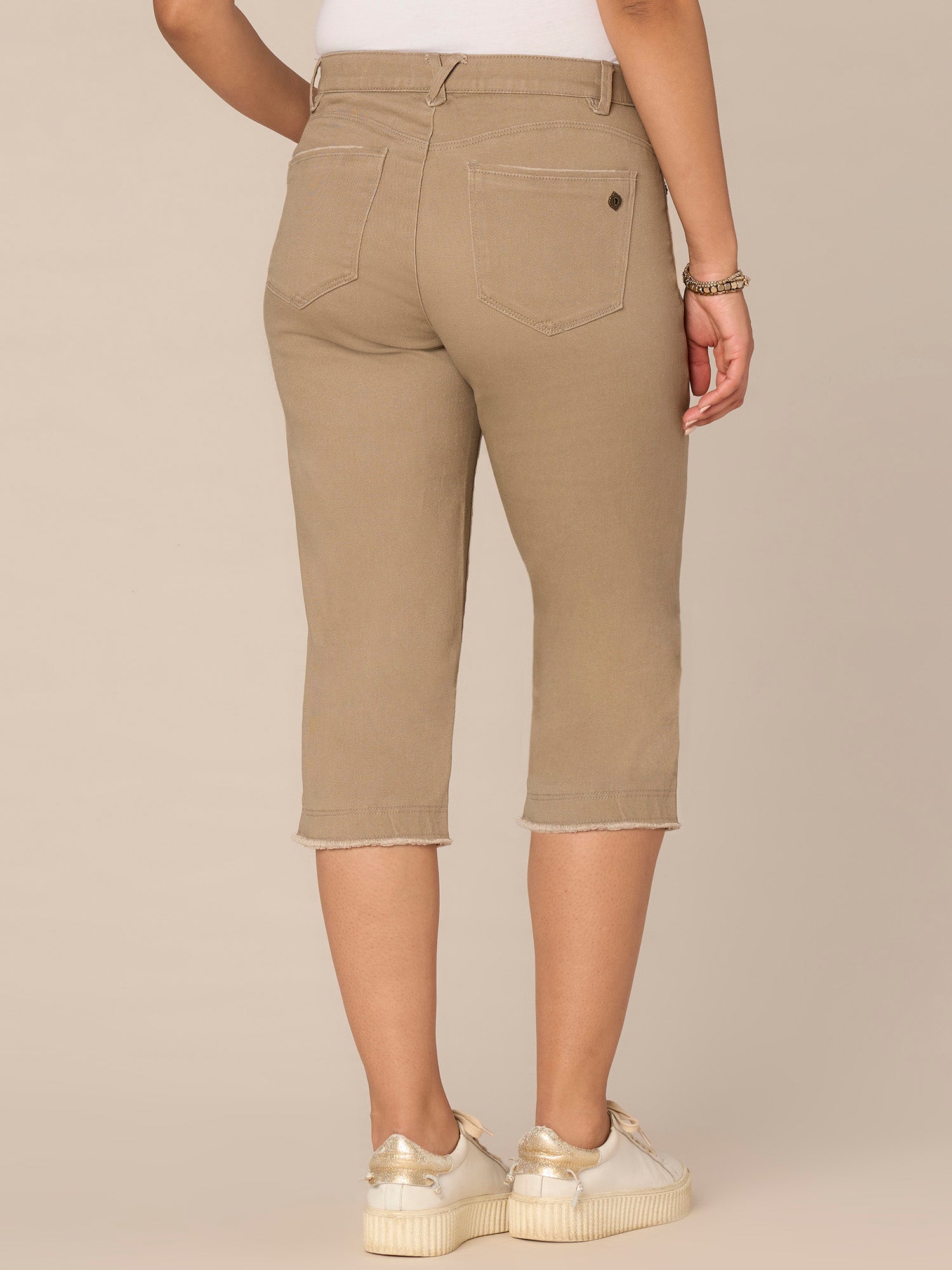 "Ab"solution Mid-Rise Fray Hem Skimmer Pant