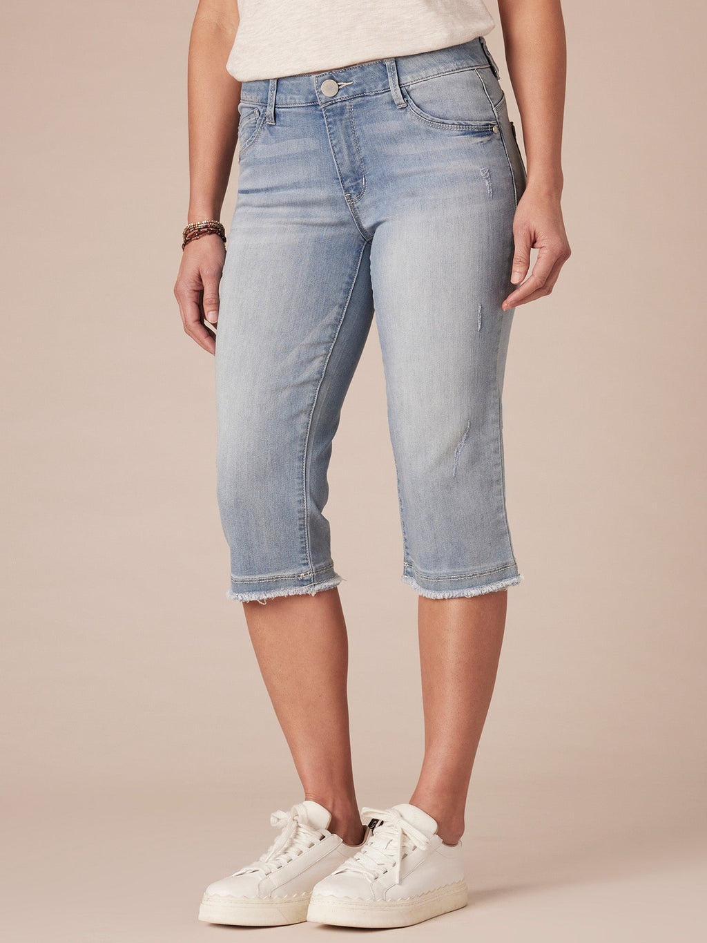 "Ab"solution® Light Blue Petite Fray Hem Skimmer Capri Jeans