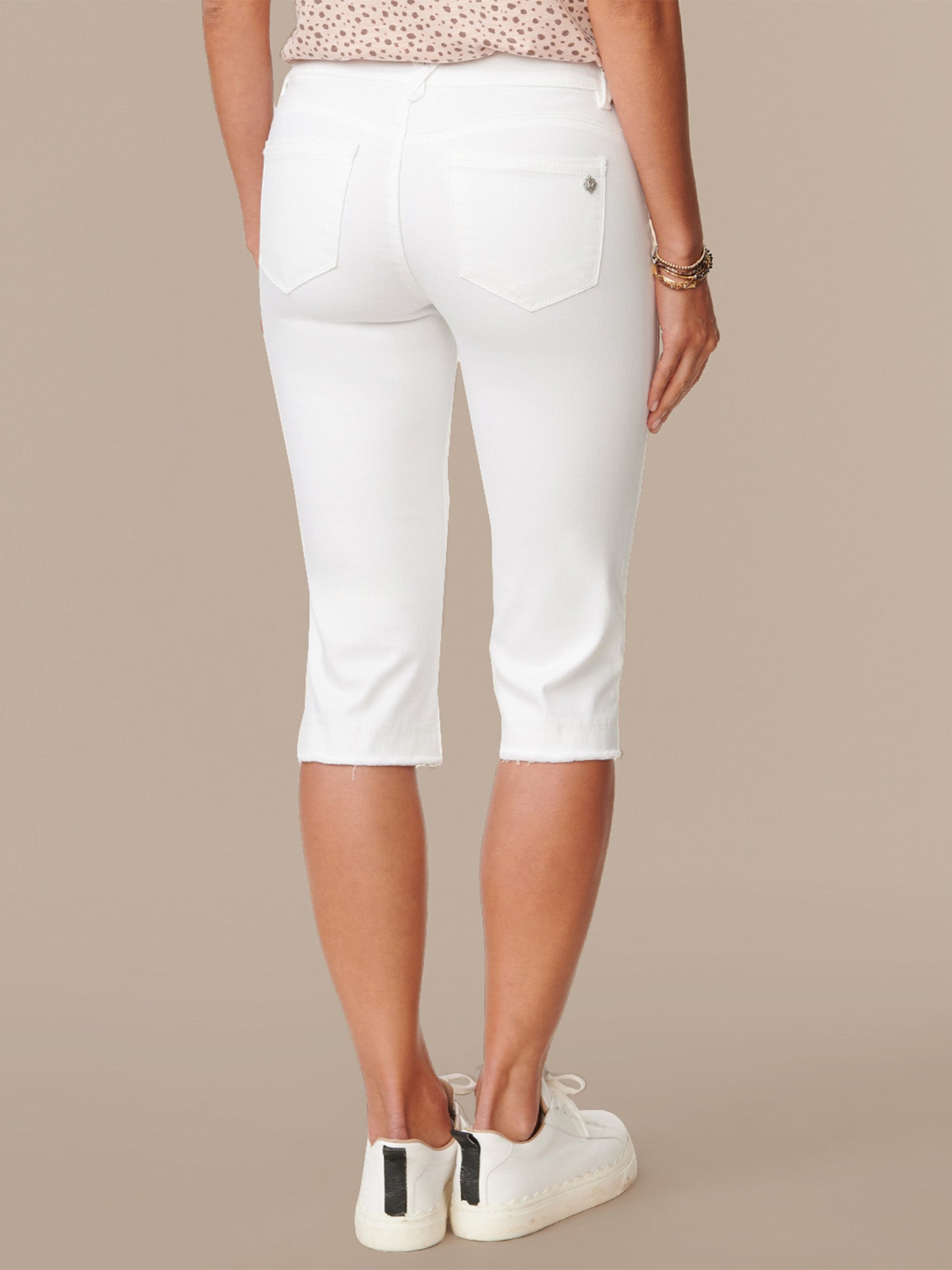 "Ab"solution® White Skimmer Capri