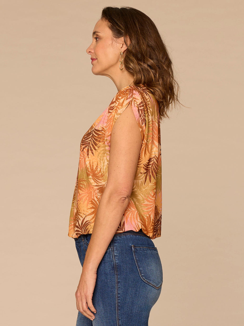 Extended Shoulder Sleeve Boat Neck Printed Bubble Hem Knit Top