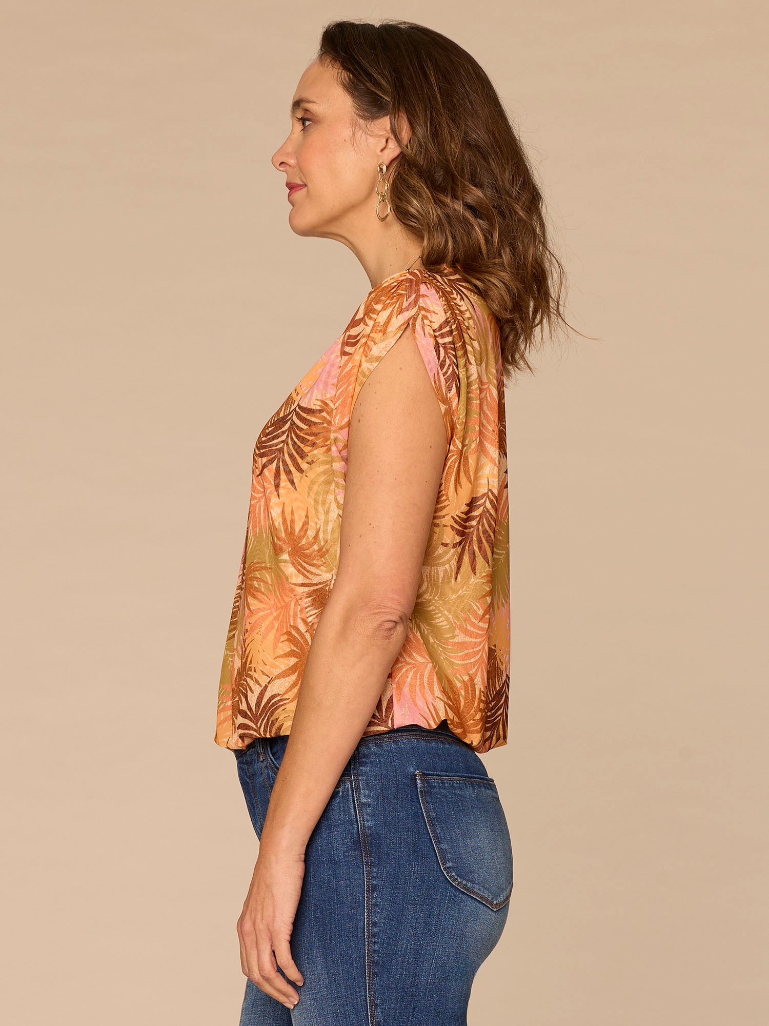 Extended Shoulder Sleeve Boat Neck Printed Bubble Hem Knit Top