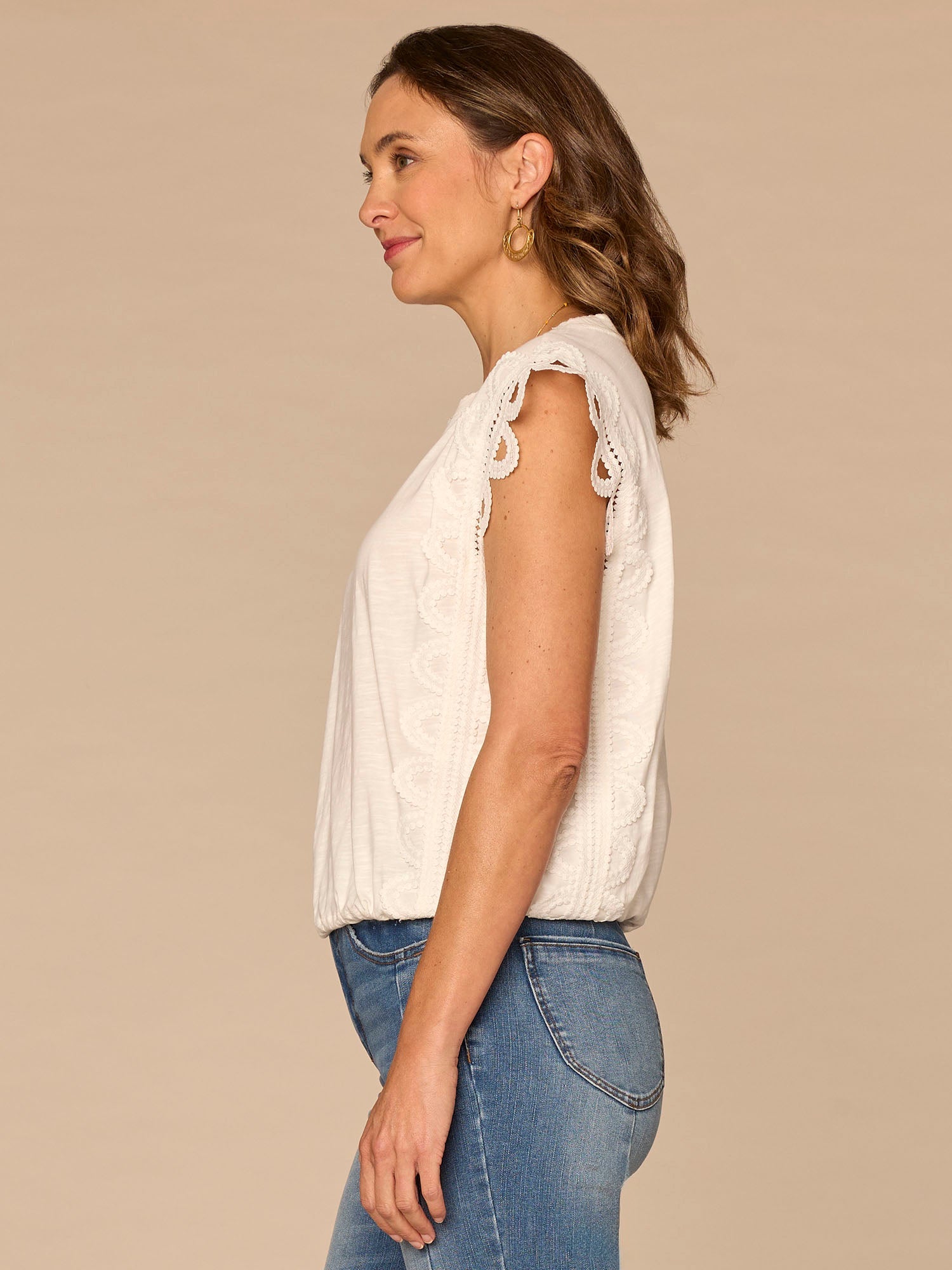 Extended Cap Sleeve Scoop Neck Scallop Trim Bubble Hem Knit Top