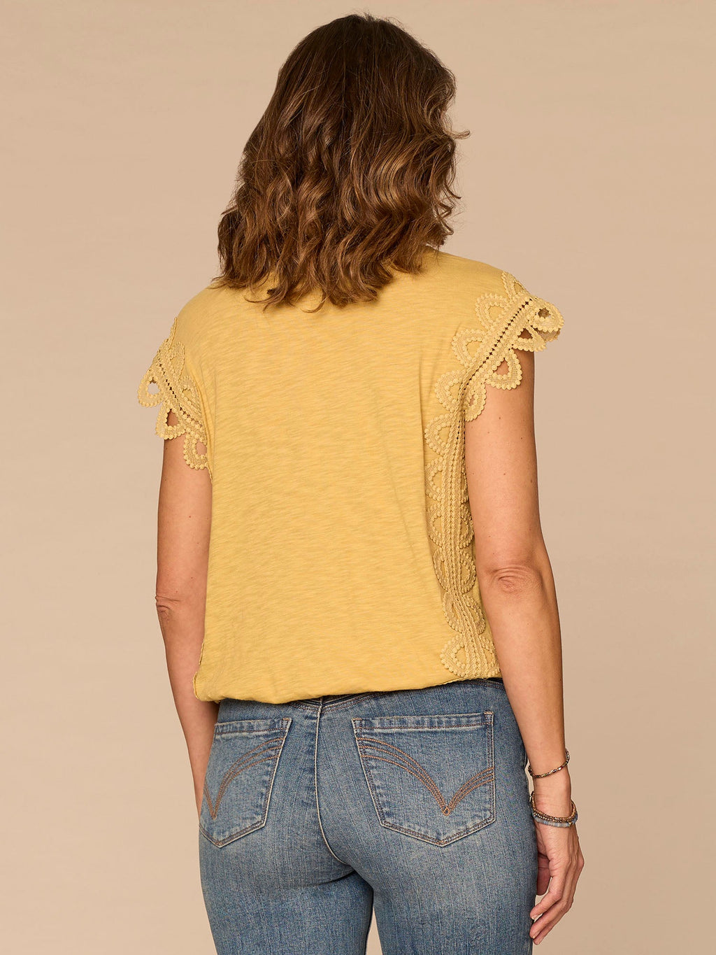 Extended Cap Sleeve Scoop Neck Scallop Trim Bubble Hem Knit Top