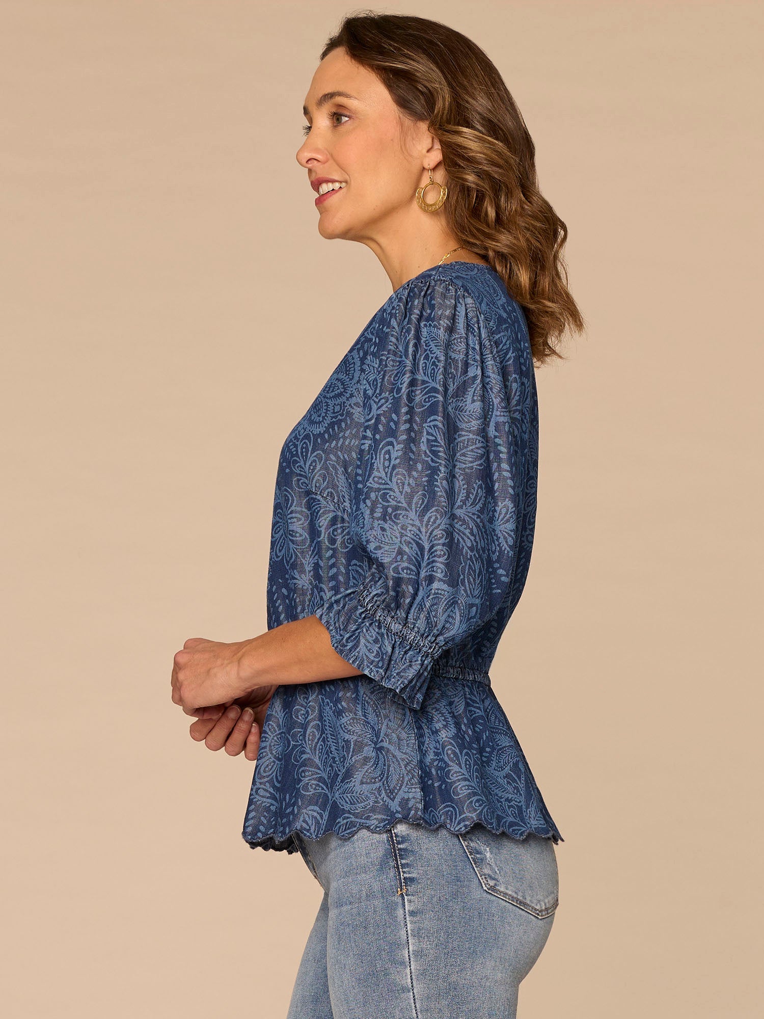 Below Elbow Lantern Sleeve V-Neck Scallop Edge Peplum Woven Top