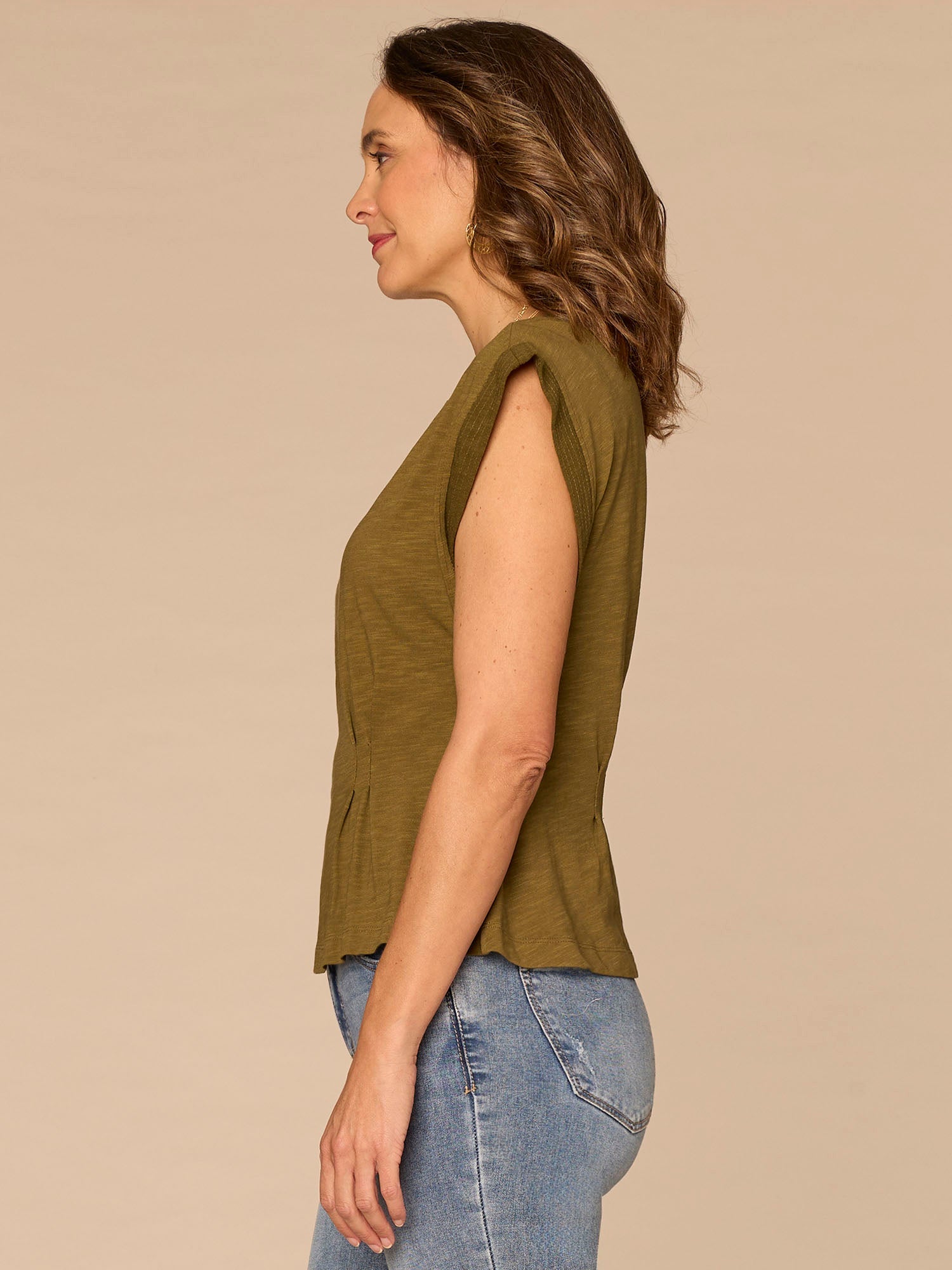 Extended Sleeve Scoop Neck Peplum Hem Embroidered Knit Top