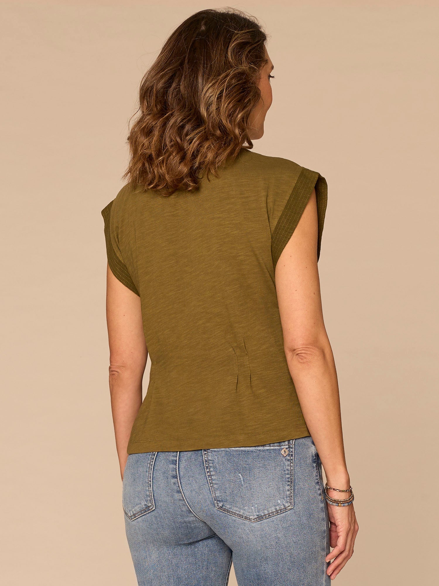 Extended Sleeve Scoop Neck Peplum Hem Embroidered Knit Top