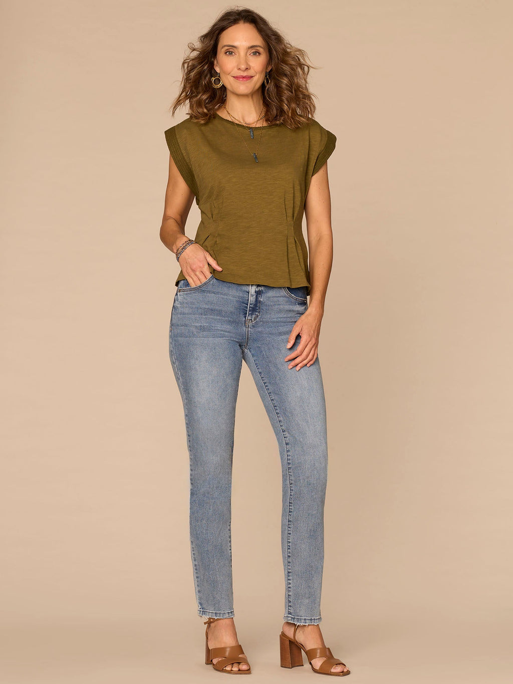 Extended Sleeve Scoop Neck Peplum Hem Embroidered Knit Top