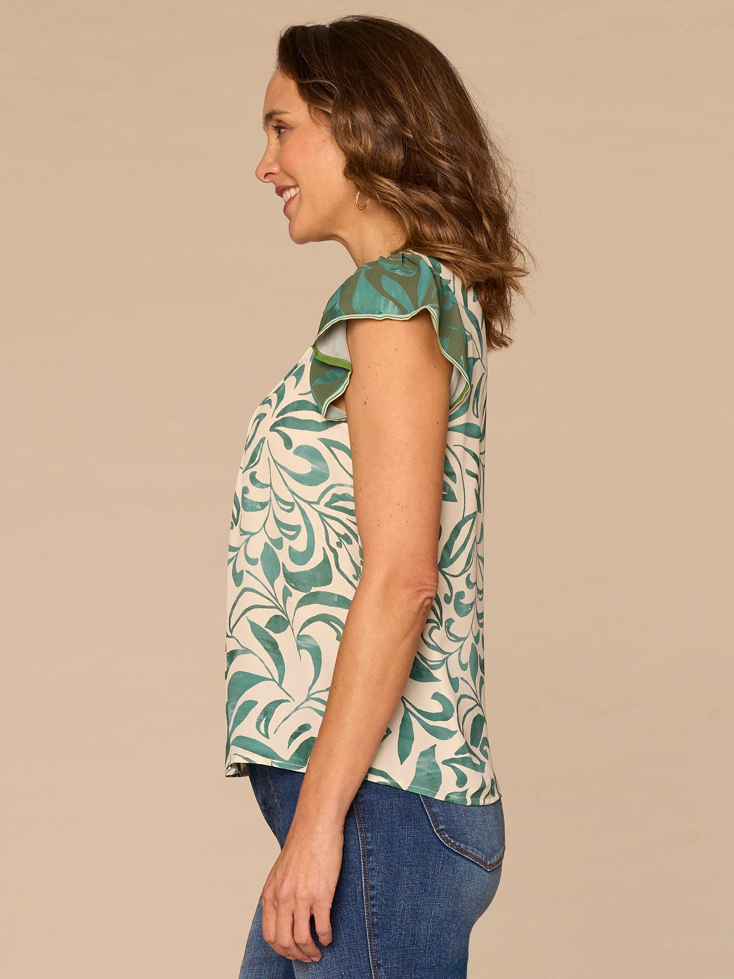 Flutter Cap Sleeve Split V-Neck Pintuck Front Printed Woven Top