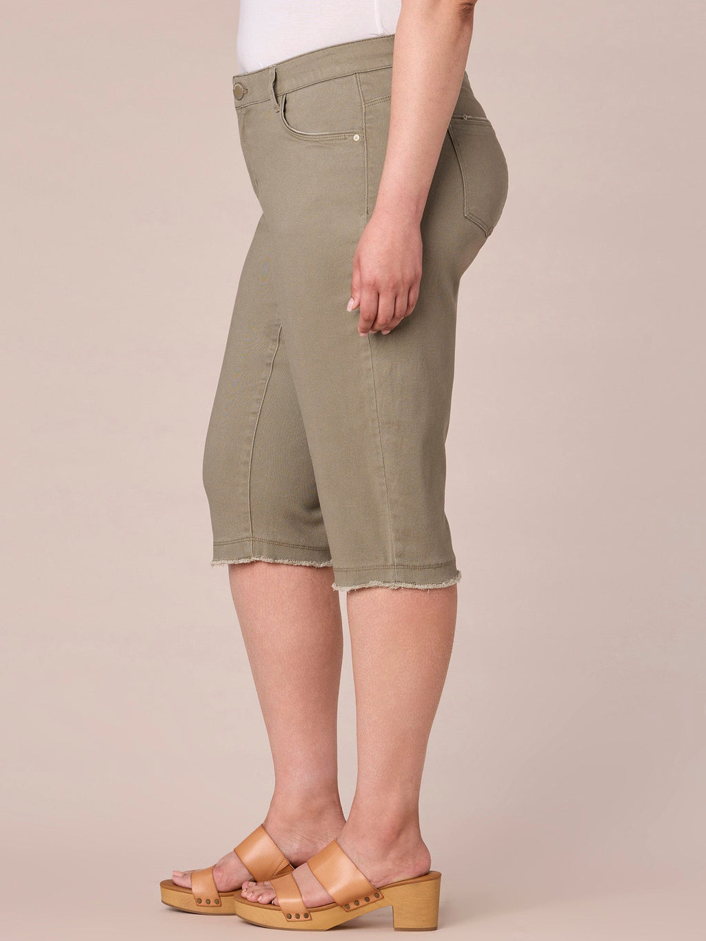 "Ab"solution Plus Size Mid-Rise Frayed Hem Skimmer Pants