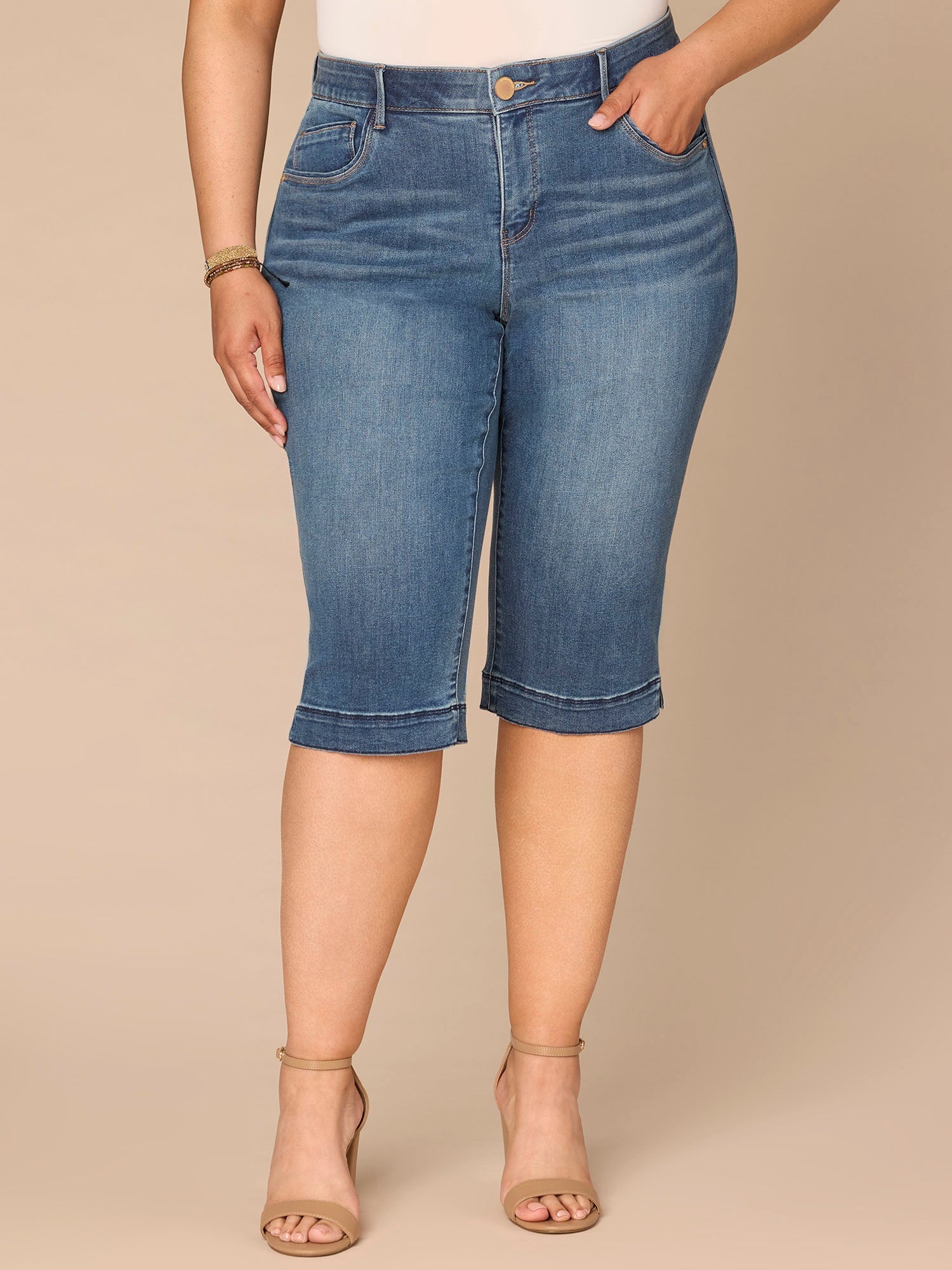 "Ab"solution® Mid-Rise 3D Embroidered Pocket Plus Size Skimmer Jeans