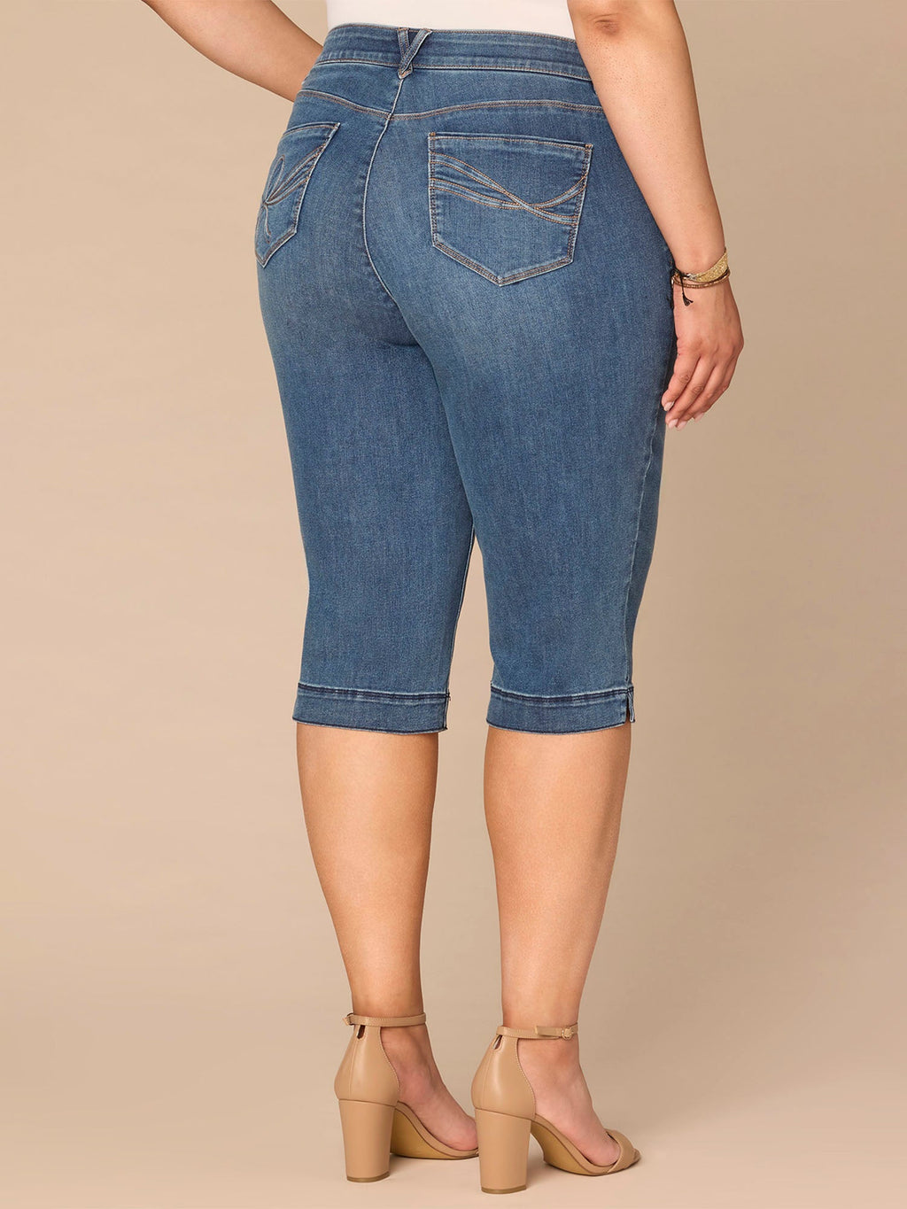 "Ab"solution® Mid-Rise 3D Embroidered Pocket Plus Size Skimmer Jeans