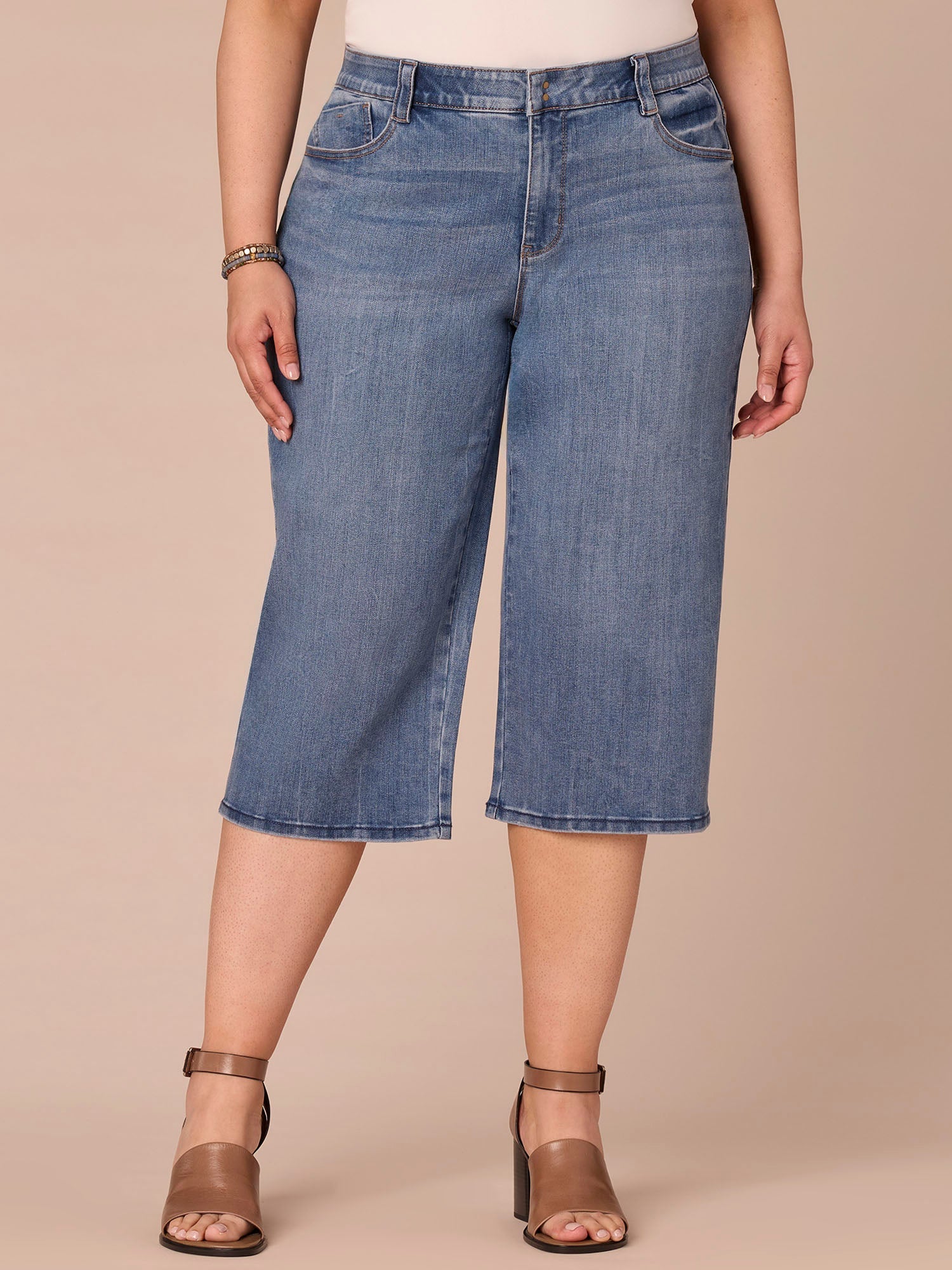 "Ab"solution® High Rise Hook and Bar Plus Size Relaxed Capri Jeans