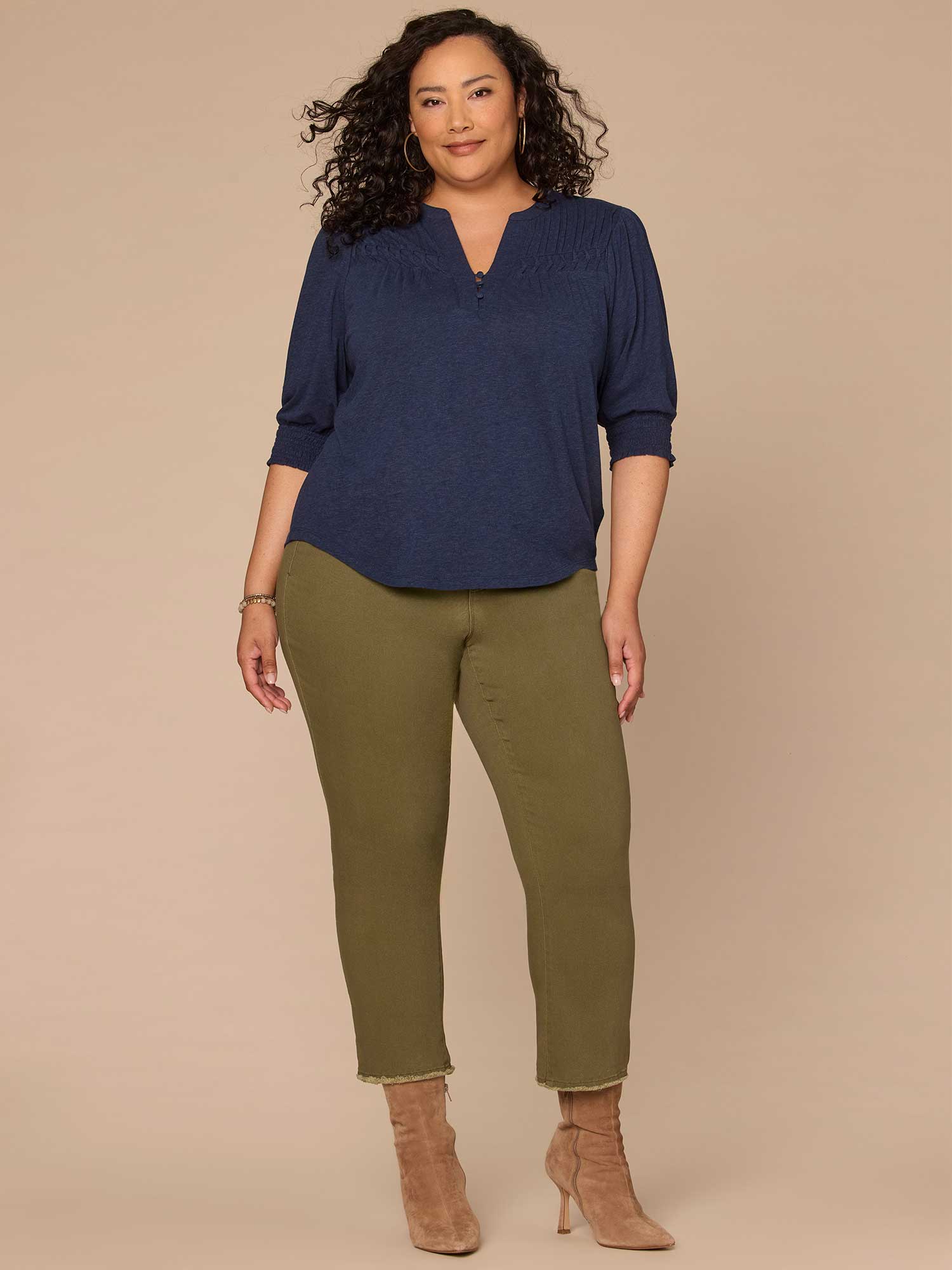Elbow Blouson Sleeve Mandarin Collar Plus Size Knit Top with Pintuck